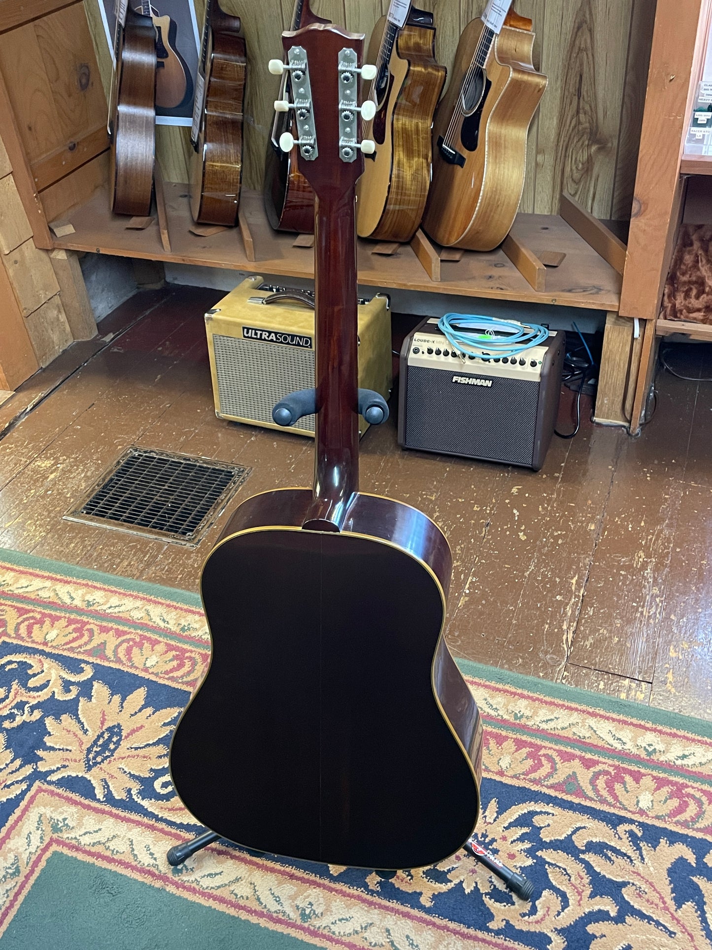 Gibson Custom 1942 Banner J-45 Reissue Vintage Sunburst (CSRS4542VS) - USED