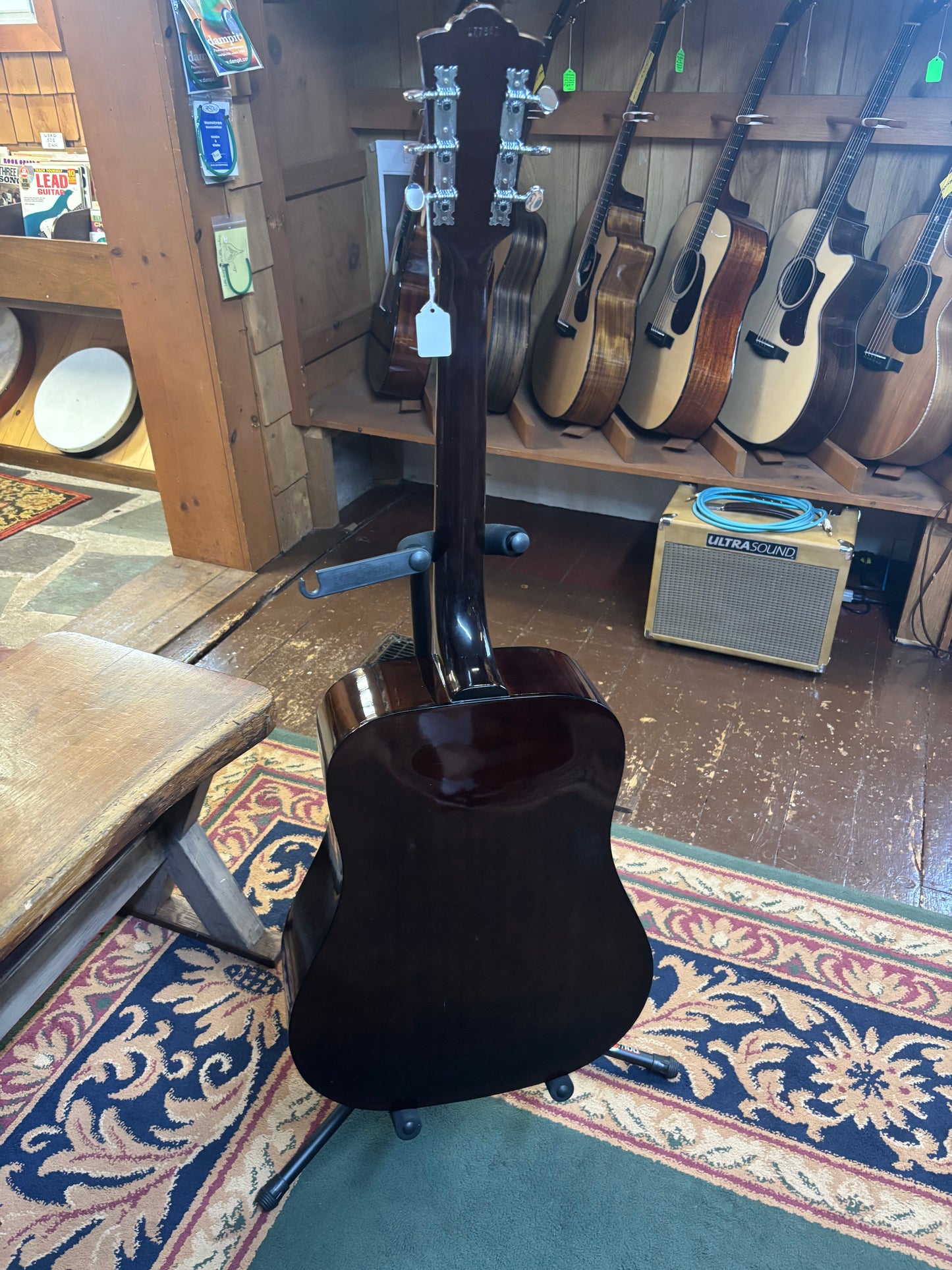 Guild D-25 Acoustic Guitar c. 1978 - USED