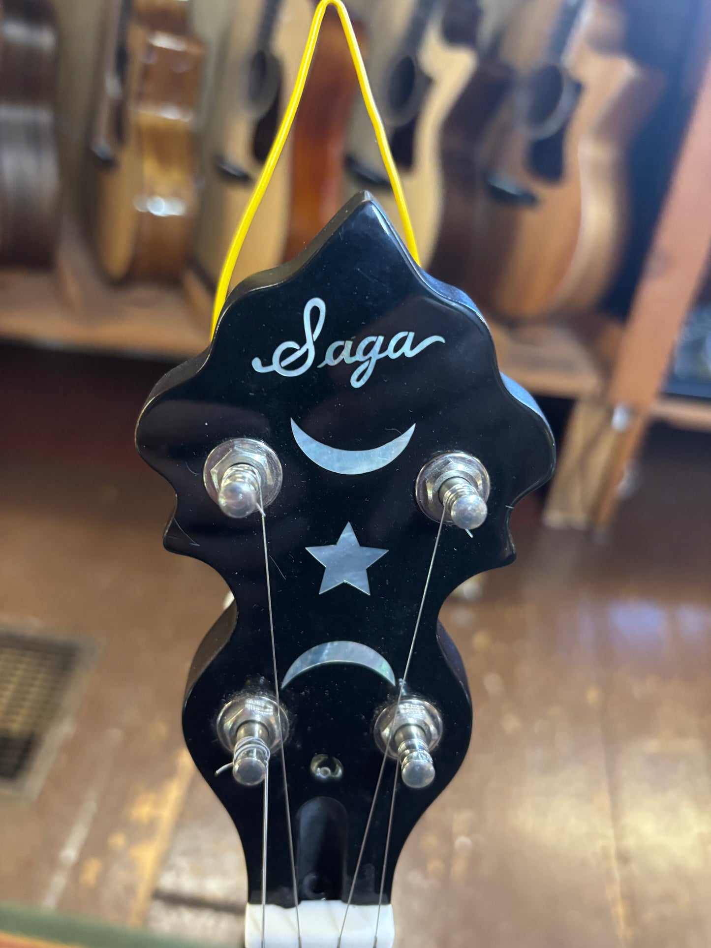 Saga SS-10 Traditional 5-String Open Back Banjo - USED