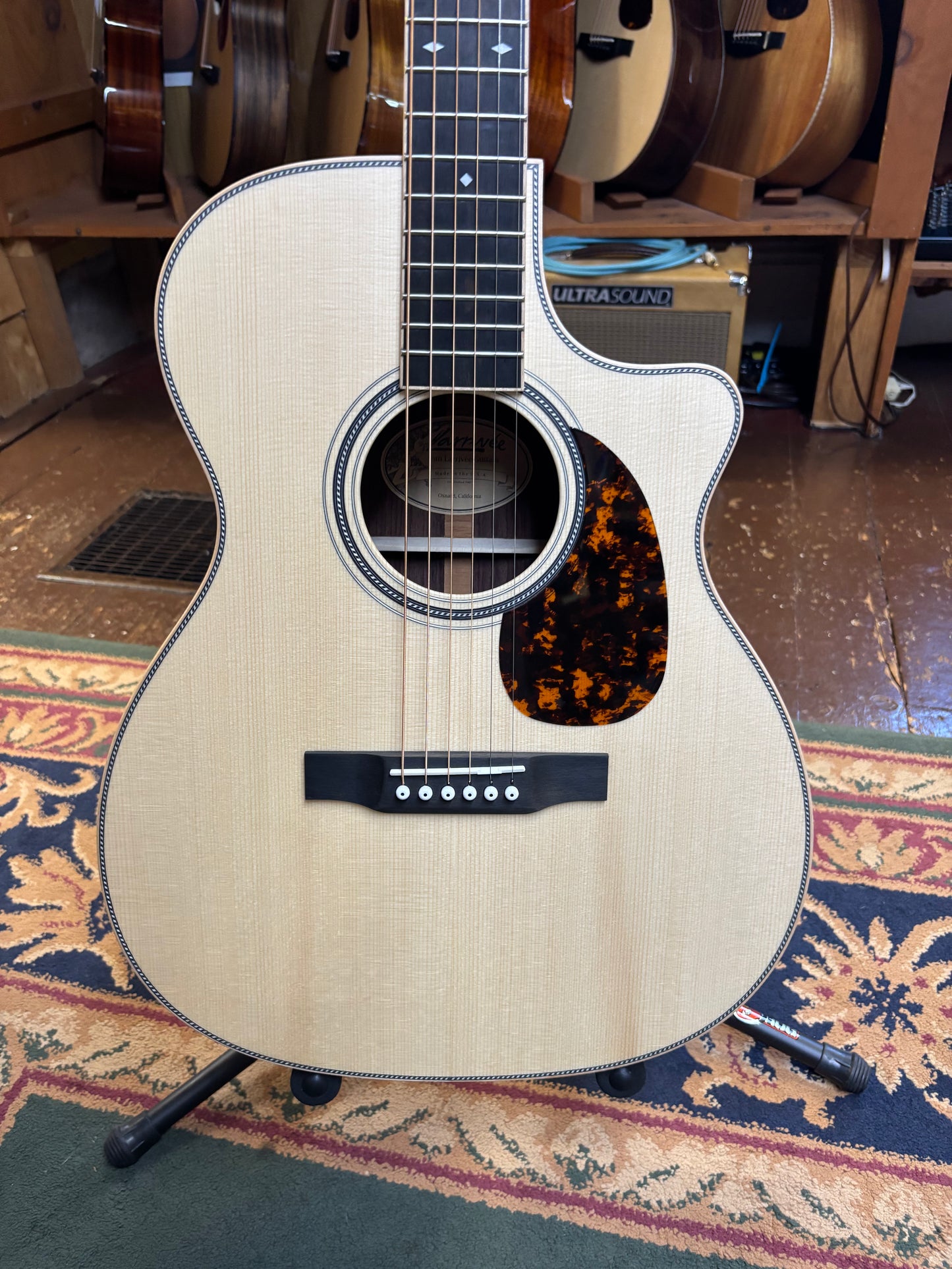 OMV-40R Legacy Series Moonwood/Rosewood Cutaway Acoustic Guitar