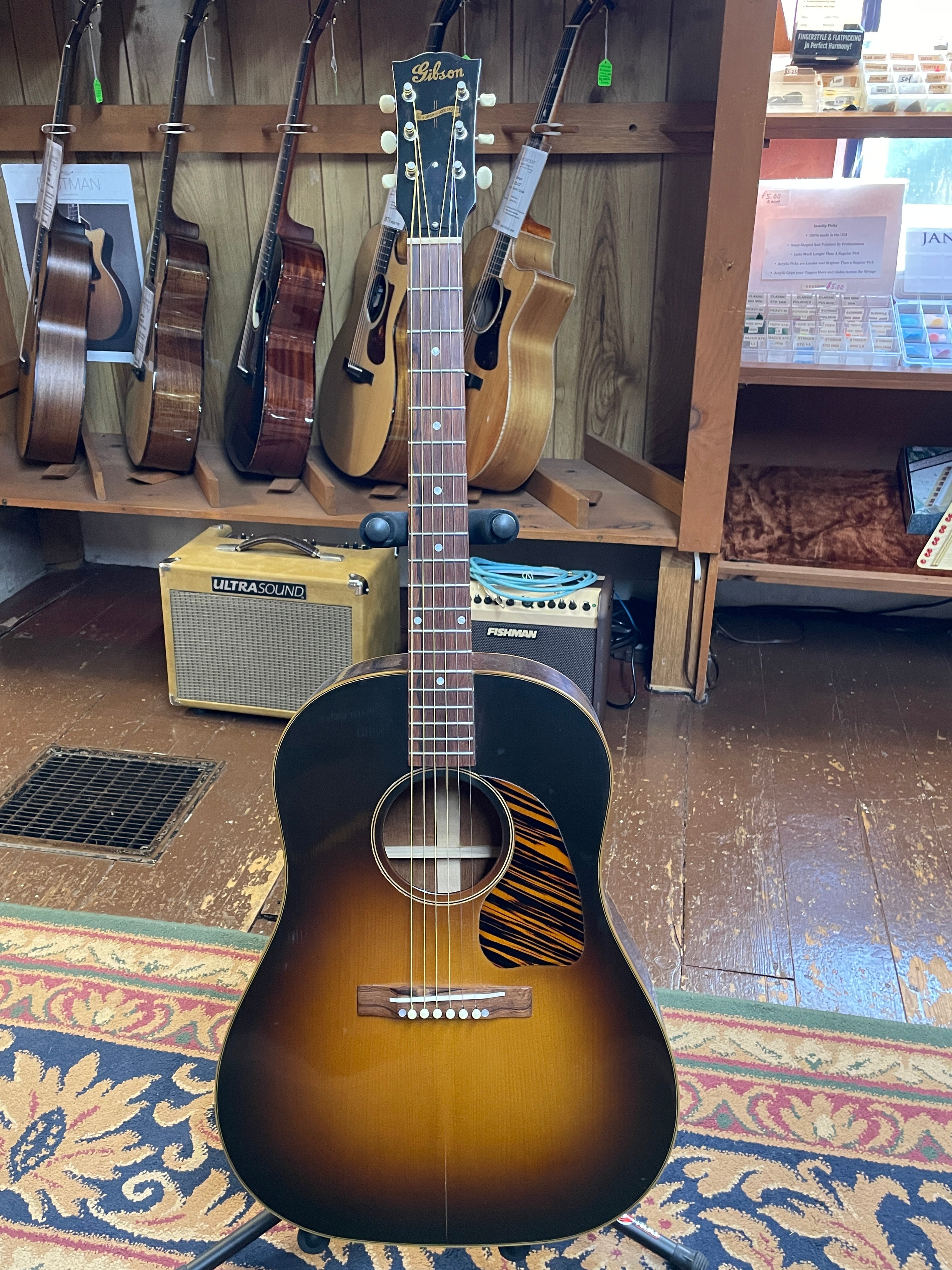 ツ*ん様 Gibson Custom 1942 Banner J-45 Gibson Custom 1942 Banner J-45 Reissue Vintage Sunburst