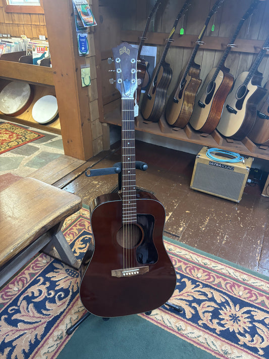 Guild D-25 Acoustic Guitar c. 1978 - USED