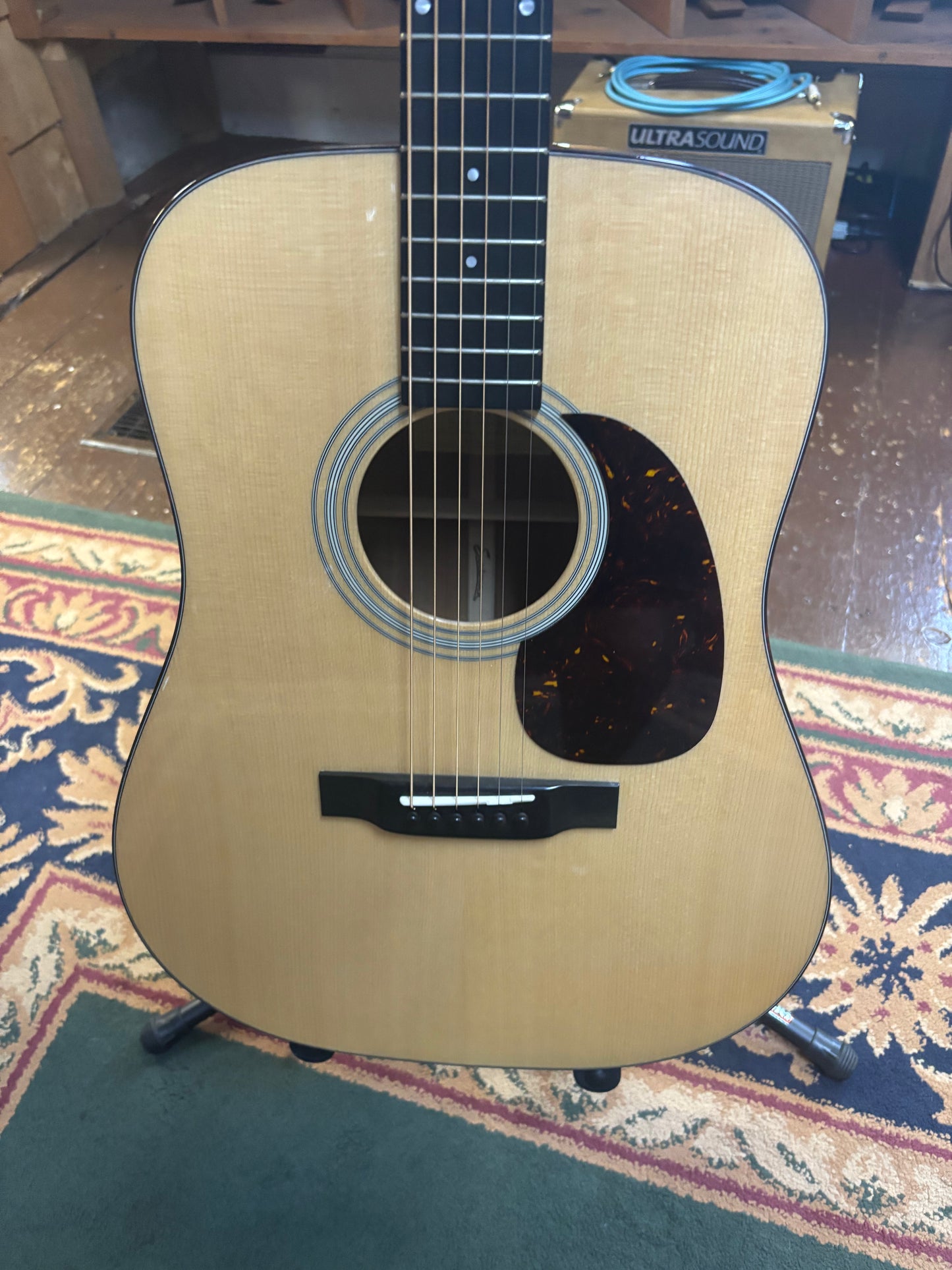 Eastman Traditional Series E10D Acoustic Guitar - USED