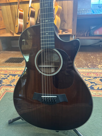 Taylor c. 2016 562ce 12-Fret 12-String Acoustic-Electric Cutaway Guitar with OHSC - USED