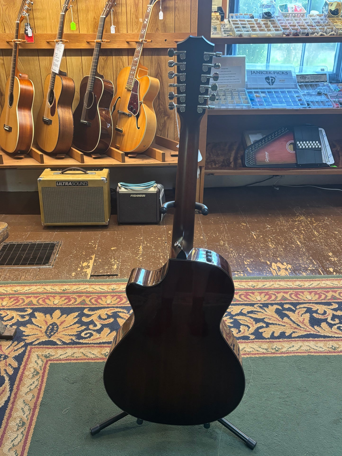 Taylor c. 2016 562ce 12-Fret 12-String Acoustic-Electric Cutaway Guitar with OHSC - USED